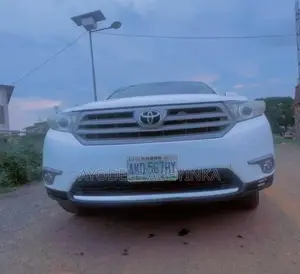 Toyota Highlander Limited 2009 White