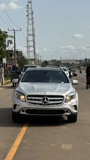 Mercedes-Benz CLA-Class 2016 Silver
