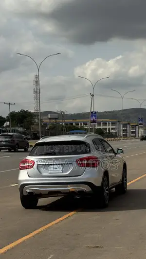 Mercedes-Benz CLA-Class 2016 Silver