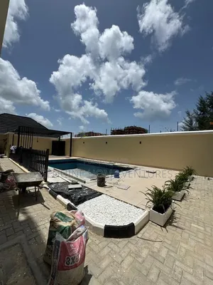 5bdrm Duplex in Parkview Estate for rent