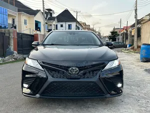 Toyota Camry XSE FWD (2.5L 4cyl 8AM) 2018 Black