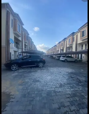 2bdrm Apartment in Chevron for rent