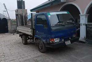 Nissan Caster 2004 Blue
