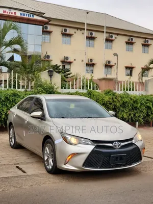 Toyota Camry 2016 Gold
