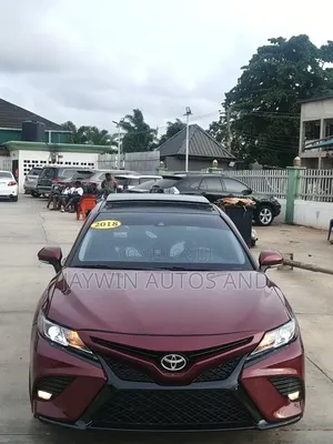 Toyota Camry XLE FWD (2.5L 4cyl 8AM) 2018 Burgundy