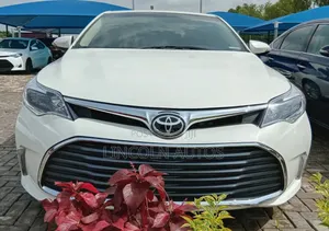 Toyota Avalon XLE Premium Sedan FWD (3.5L 6cyl 6A) 2017 Off white