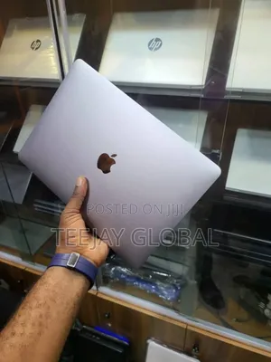 Laptop Apple MacBook Pro 2017 16GB Intel Core i7 SSD 512GB