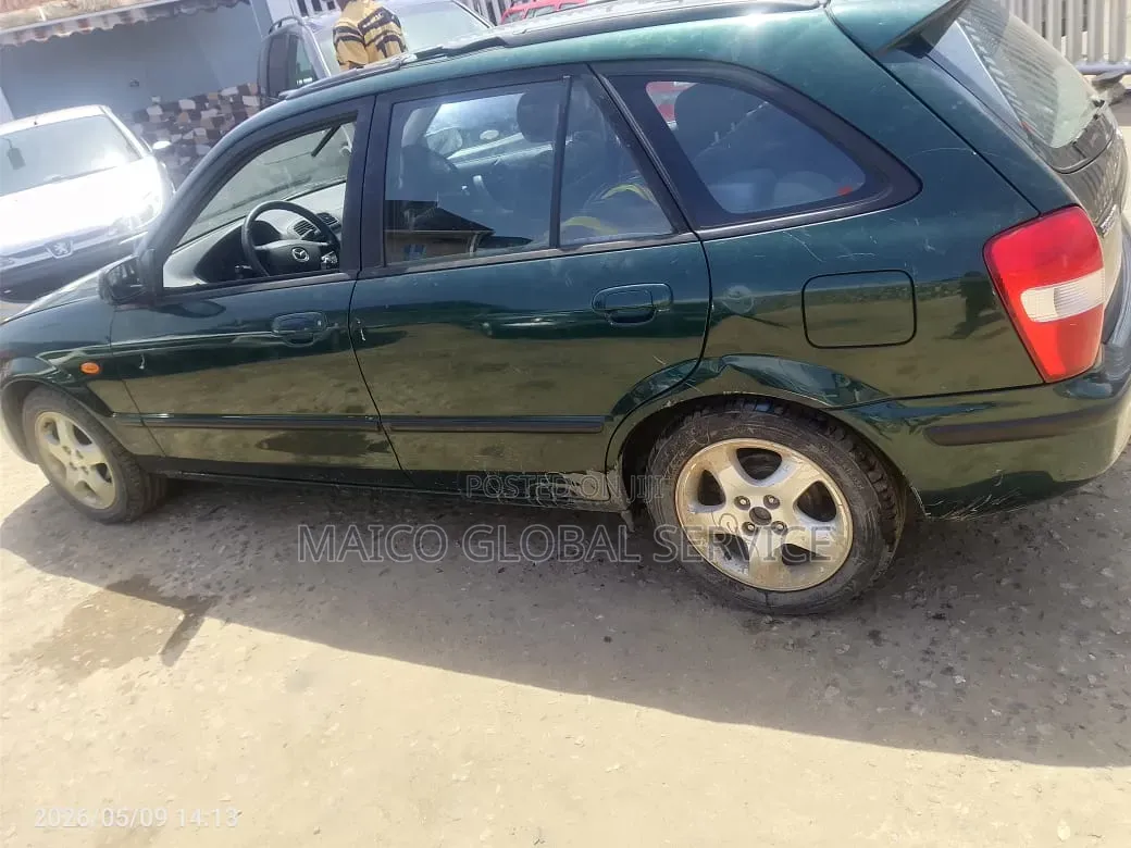 Mazda 323 2005 Green