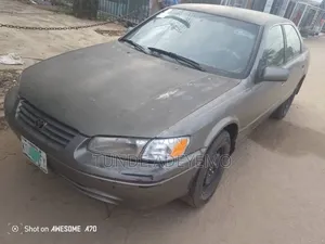 Toyota Camry 2000 Silver