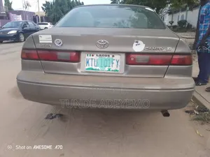 Toyota Camry 2000 Silver