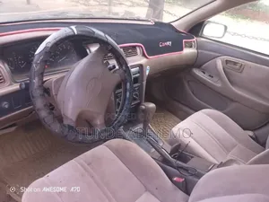 Toyota Camry 2000 Silver