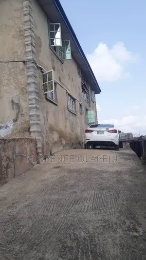 4bdrm Bungalow in Off Akala Express, Oluyole for sale