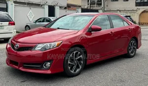 Toyota Camry SE 4dr Sedan (2.5L 4cyl 6A) 2013 Red