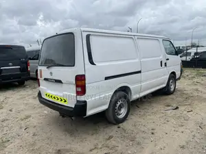 Toyota HiAce 1998 White