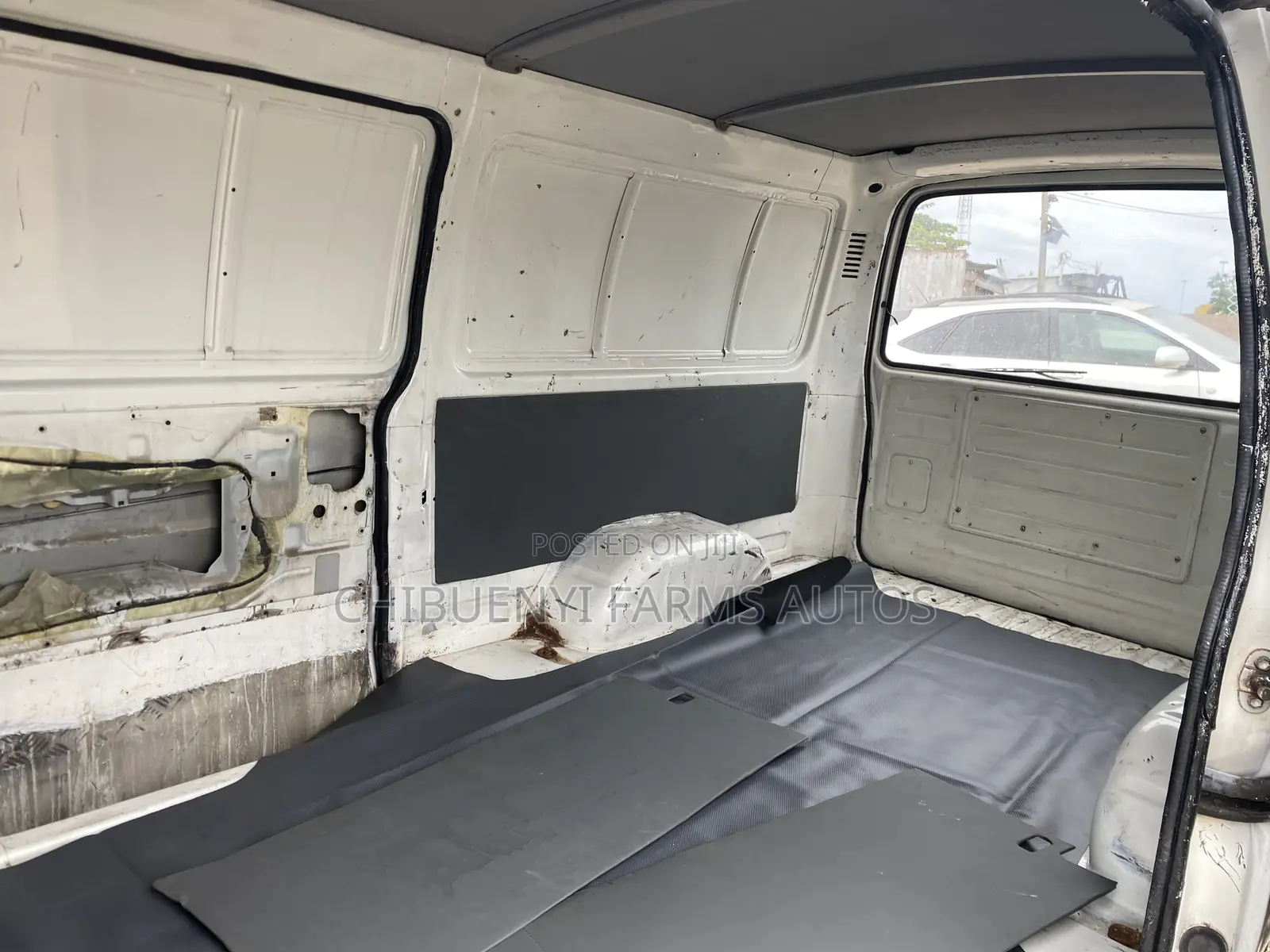 Toyota HiAce 1998 White