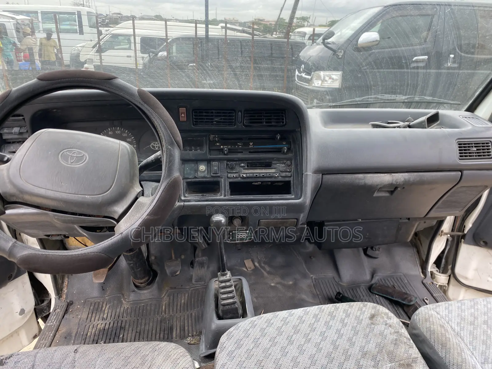 Toyota HiAce 1998 White