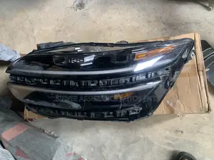 Head Light Hyundai Genesis 2020model Very Clean