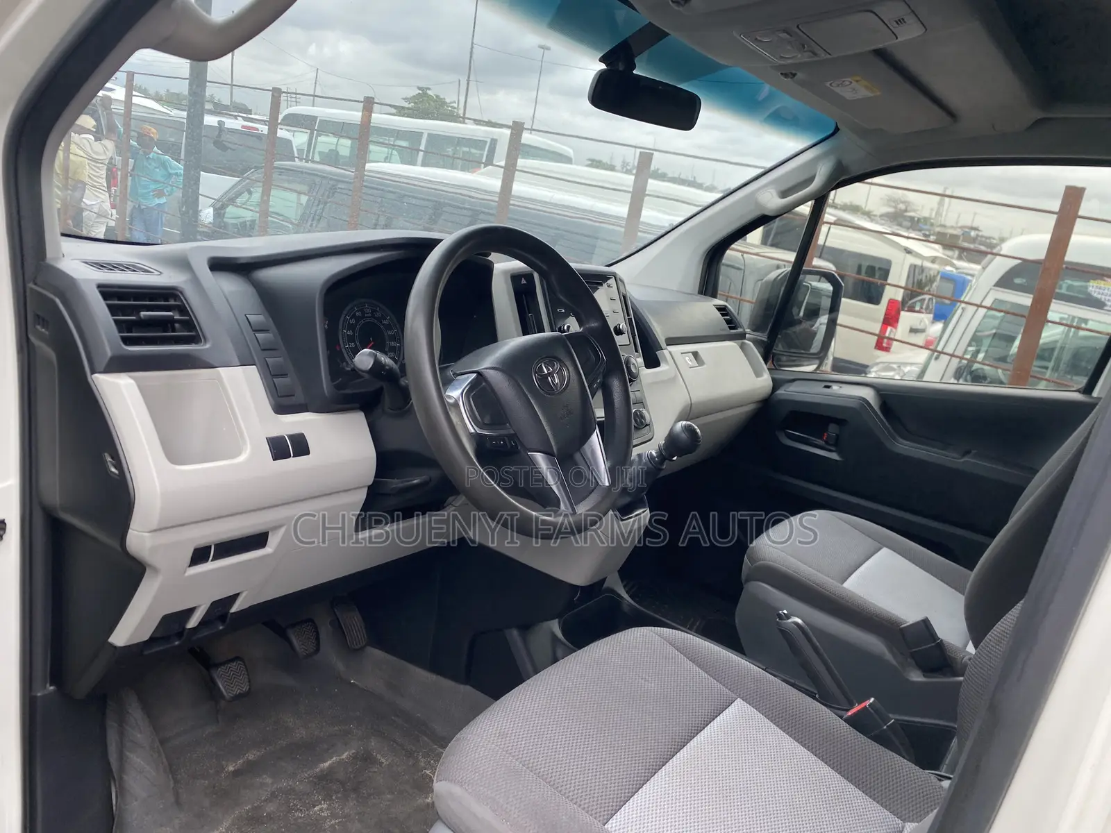 Toyota HiAce 2021 White