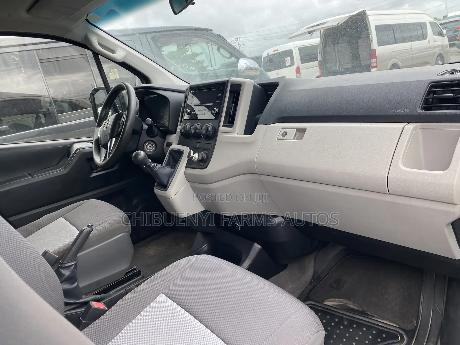 Toyota HiAce 2021 White