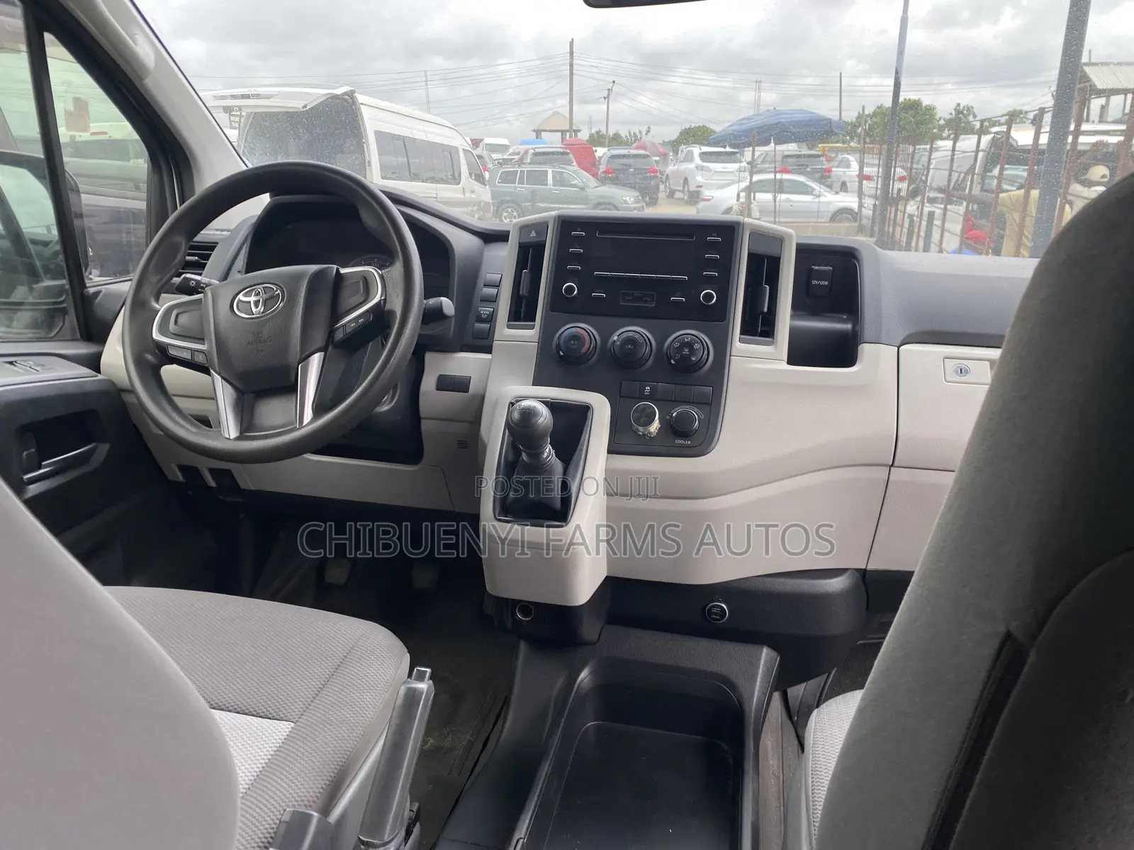 Toyota HiAce 2021 White