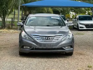 Hyundai Sonata SE 2.0T Sedan FWD (2.0L 4cyl 6A) 2013 Gray