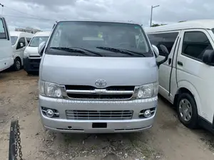 Toyota HiAce 2013 Silver