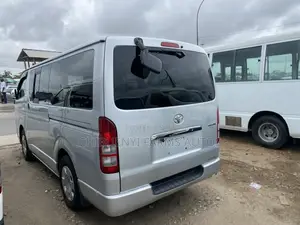 Toyota HiAce 2013 Silver