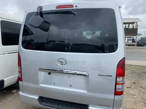Toyota HiAce 2013 Silver