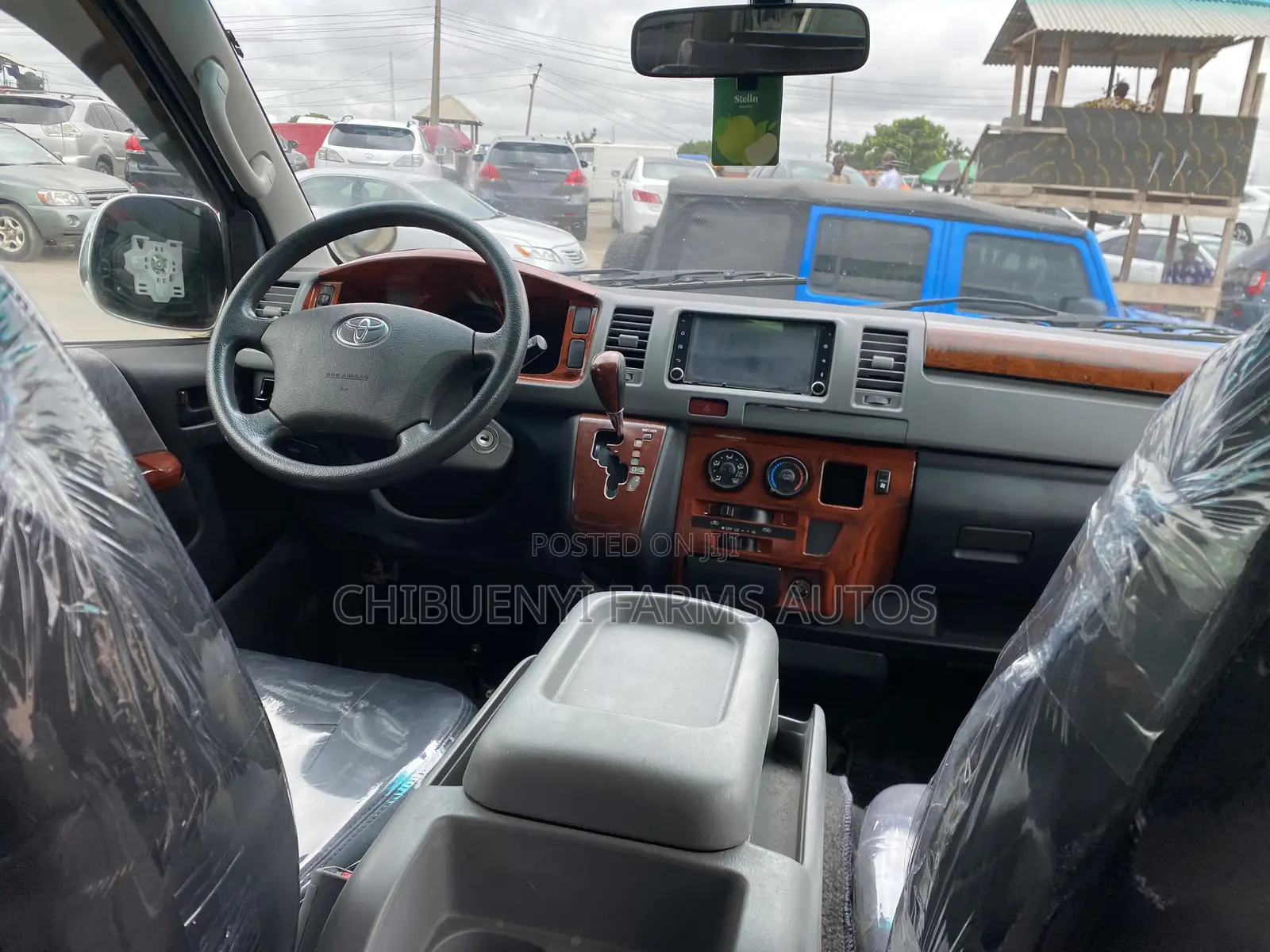 Toyota HiAce 2013 Silver