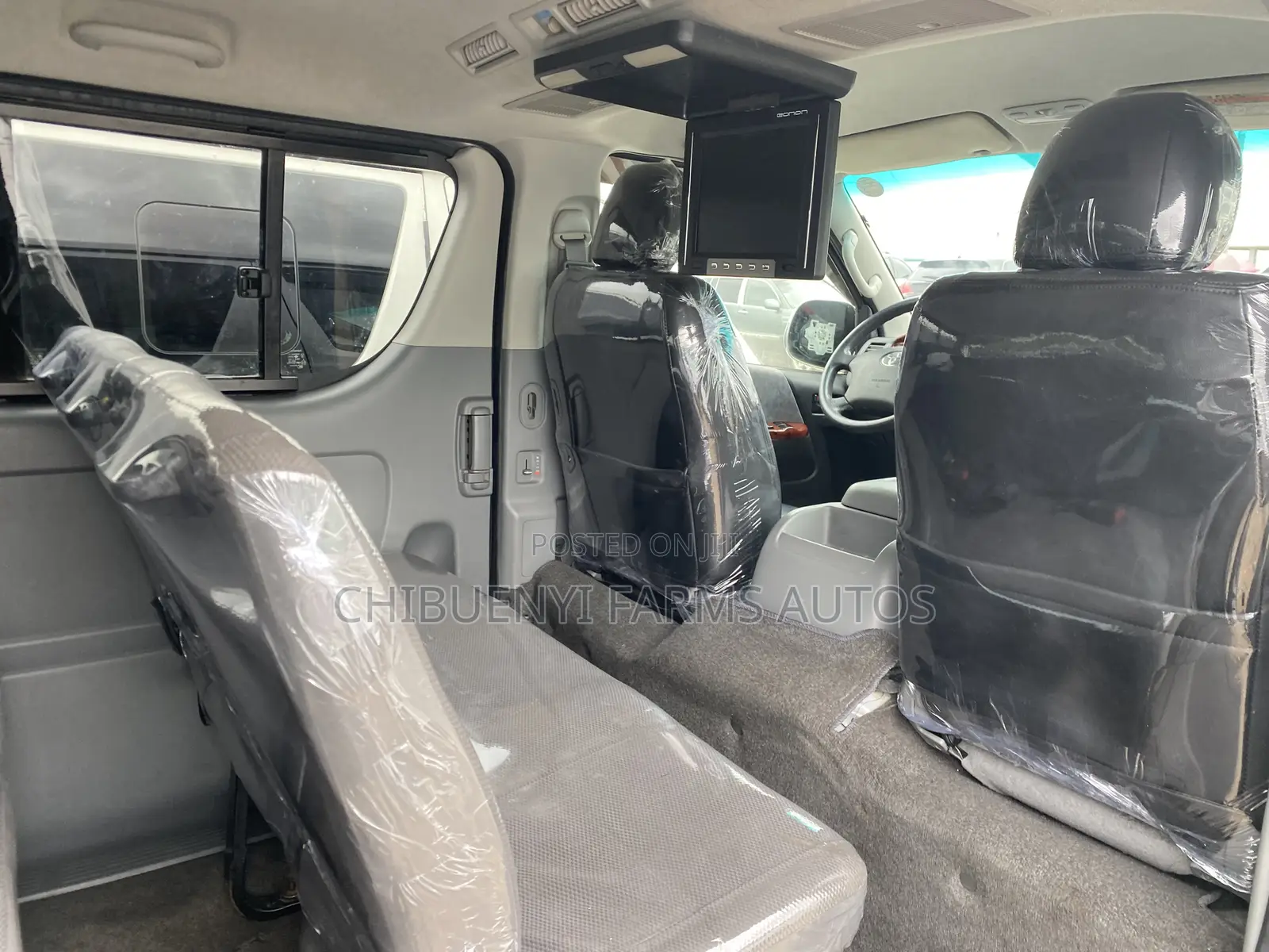 Toyota HiAce 2013 Silver