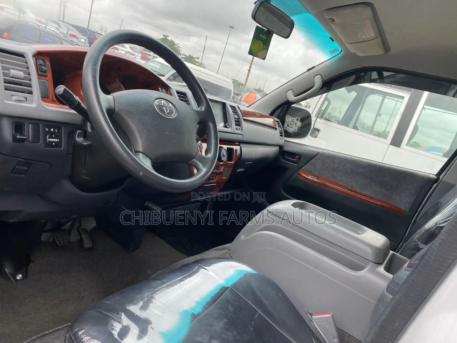 Toyota HiAce 2013 Silver