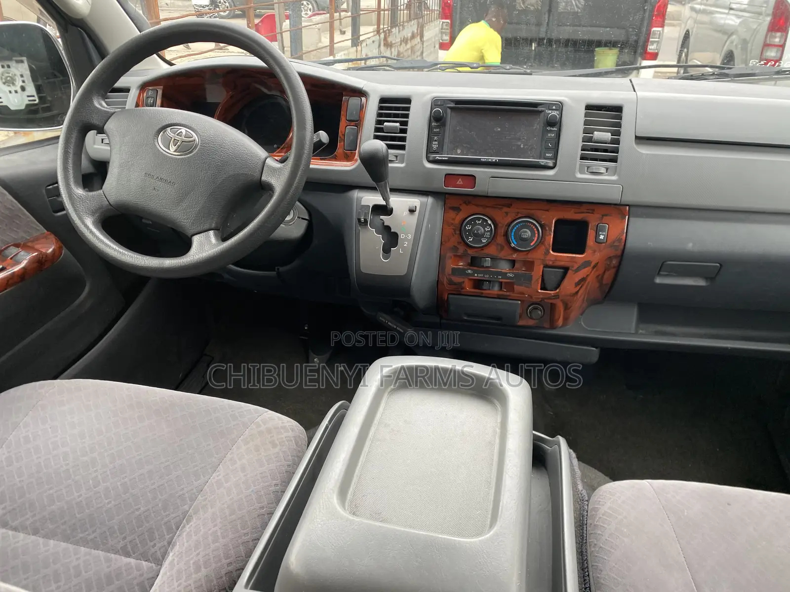 Toyota HiAce 2012 Black