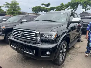 Toyota Sequoia Platinum 4x4 2018 Black
