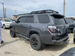 Toyota 4-Runner TRD Off Road 2020 Gray