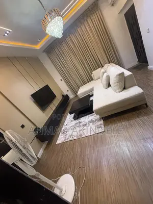 One Bed With Two Toilets