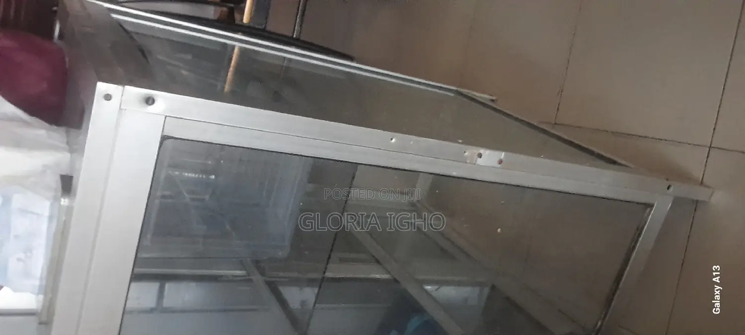 Double Storage Show Glass