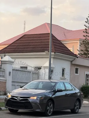 Toyota Camry LE 4dr Sedan (2.5L 4cyl 6A) 2016 Gray