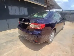 Toyota Corolla 2012 Black
