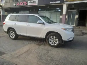 Toyota Highlander SE 2011 White