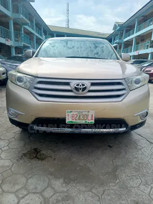 Toyota Highlander 2012 Gold