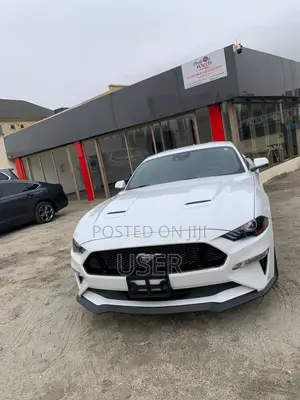 Ford Mustang 2022 White
