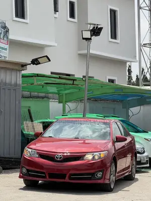 Toyota Camry SE 4dr Sedan (2.5L 4cyl 6A) 2013 Red