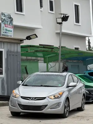 Hyundai Elantra Limited 4dr Sedan (1.8L 4cyl 6A) 2015 Silver