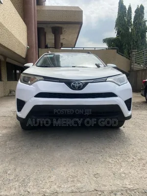 Toyota RAV4 LE AWD (2.5L 4cyl 6A) 2017 White
