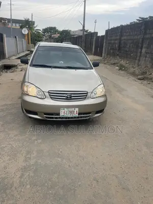 Toyota Corolla 2005 Gold