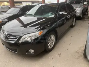 Toyota Camry XLE V6 4dr Sedan (3.5L 6cyl 6AM) 2010 Black