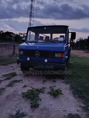Mercedes D609