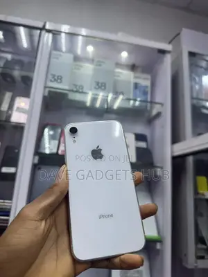 Apple iPhone XR 64 GB White