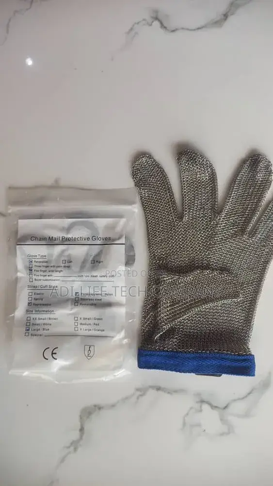 Chain Hand Glove