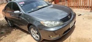 Toyota Camry SE 4rd Sedan (2.4L 4cyl 5M) 2004 Silver